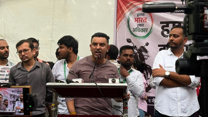E20 fuel protest erupts in Delhi as motorists allege mileage drop, engine issues 1 tehseen poonawala e20 fuel protest jantar mantar new delhi nitin gadkari hardeep singh puri petroleu 055804740