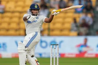 Sarfaraz Khan 1729609482744 1786117693247 8228120b 9f55 429e 9693 ee3704054bd5