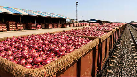 Kanda Express: Government moves buffer-stock onions by rail as prices rise 1 psuwatch 2026 08 25 vy0psgnx 412445 onion
