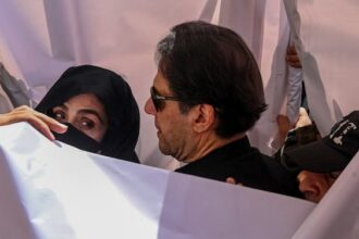 49r4874s imran khan bushra bibi 625x300 19 August 26 e1788262855591