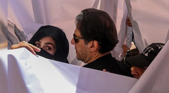 49r4874s imran khan bushra bibi 625x300 19 August 26 e1788262855591