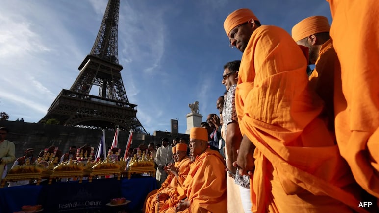 MEA Weighs In on Eiffel Tower BAPS Dispute: "A Matter Between Entities Concerned" 1 6kf2dc54 eiffel tower