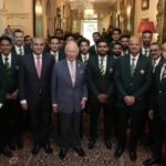 King Charles with Pakistan cricket team