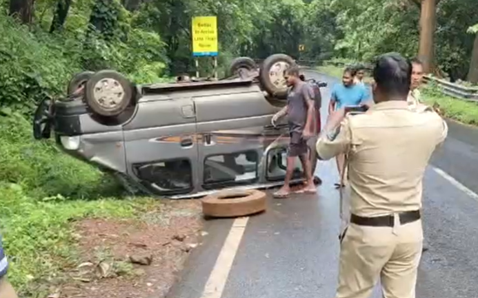 Van Overturns at Karmal Ghat, No Injuries Reported 1 Screenshot 2026 09 04 112425