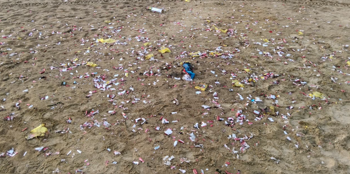 Miramar Beach Left Littered With Firecracker Waste Five Days After Ganpati Visarjan 1 Screenshot 2026 09 19 101618
