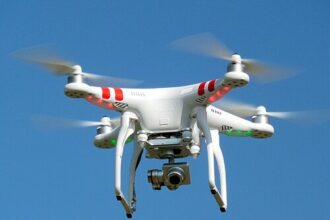 Spying quadcopter cropped