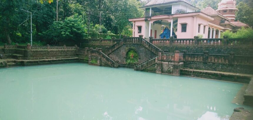 Kavlem Panchayat, Students Clean Kapileshwari Temple Tank Amid Pollution Concerns 1 WhatsApp Image 2026 09 21 at 12.42.40 PM