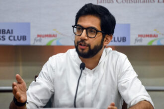 aaditya thackeray criticises centre over india us trade deal calls for transparency