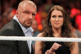 wwe triple h and stephanie mcmahon2